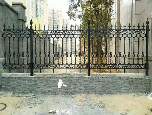 洛陽(yáng)鐵藝護(hù)欄